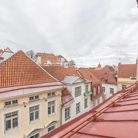 Old Town - Hall Square Апартаменты Таллин