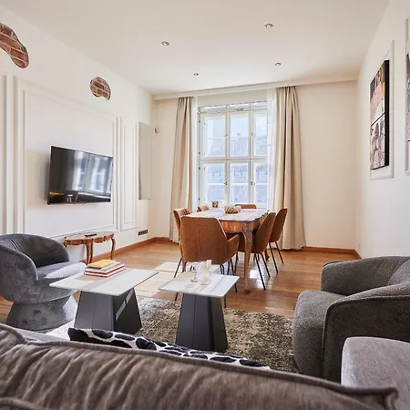 Old Town - Hall Square *